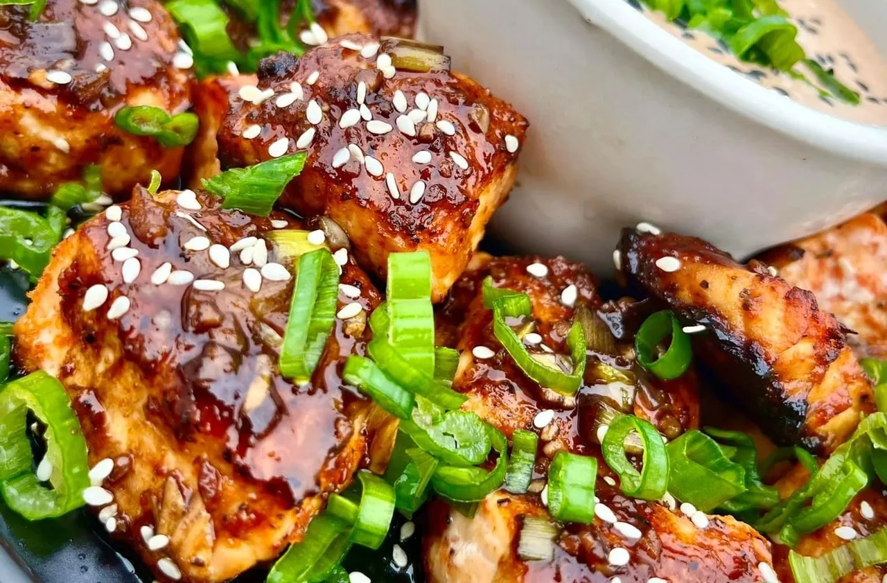 Smoked and Sweet Salmon Bites as an Appetizer